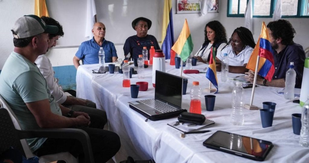 Primera sesión de trabajo en Betania marca el inicio de la paz en Samaniego, Nariño
