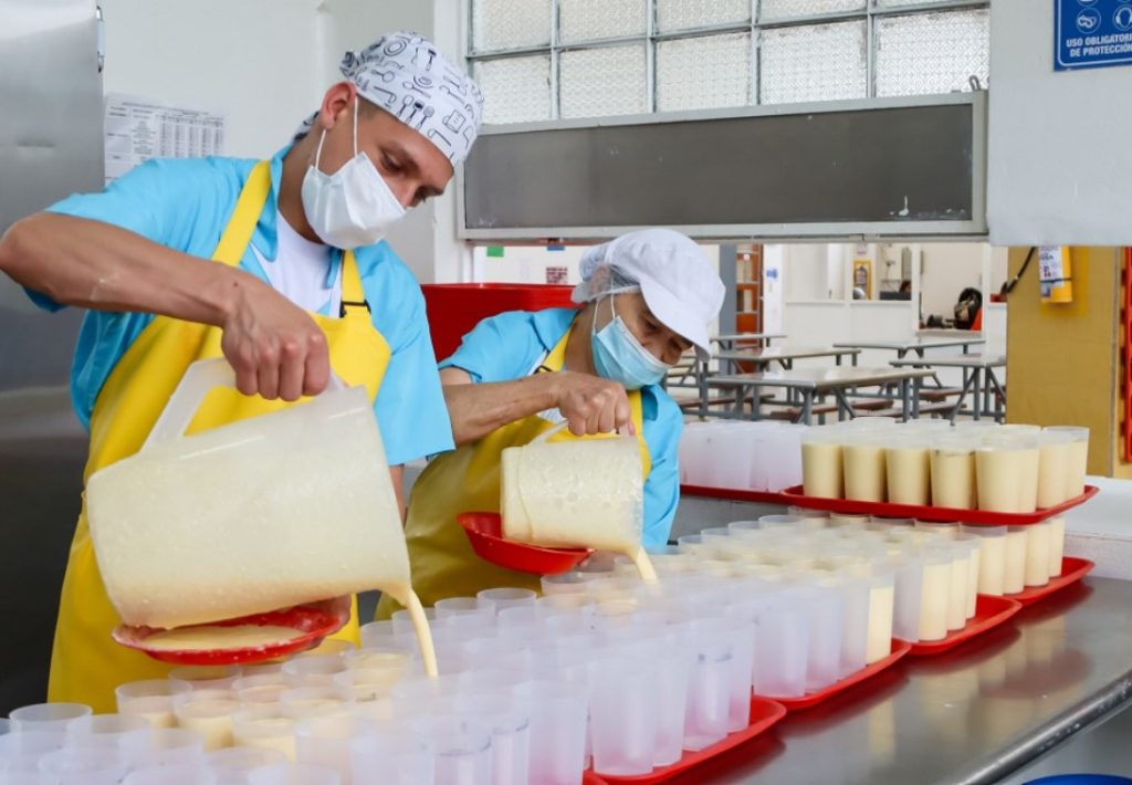 Alcalde de Bogotá presentará "Bogotá Sin Hambre 2.0" como respuesta al Plan PAS del presidente Petro