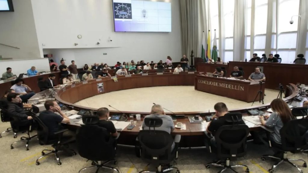 Concejo de Medellín aprobó enajenación de las acciones de EPM en Tigo-UNE