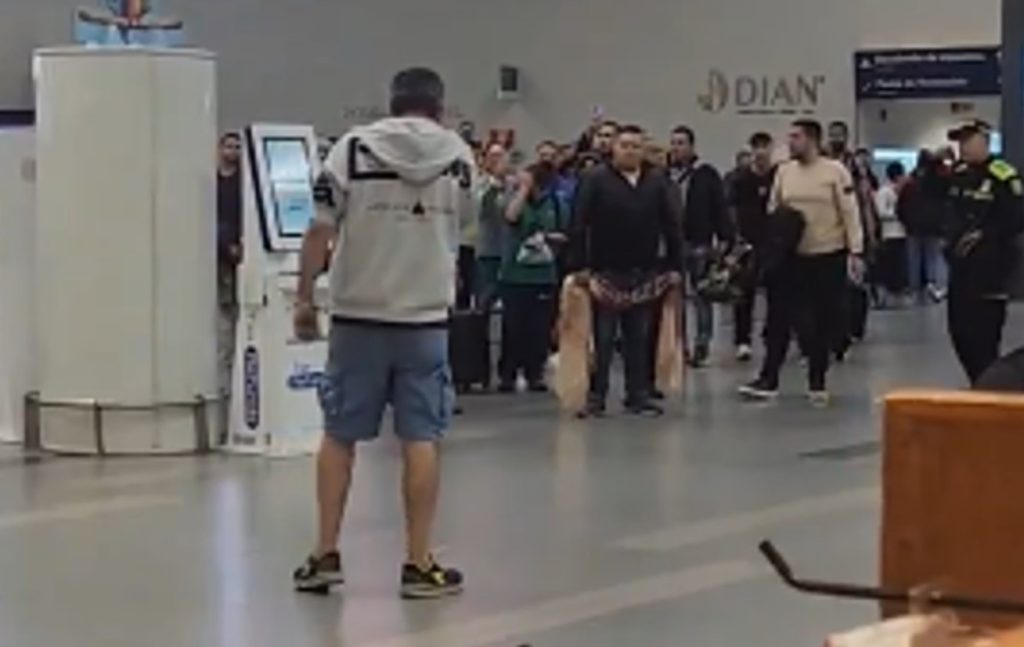 Turista búlgaro intentó sucididarse frente a pasajeros en el Aeropuerto El Dorado