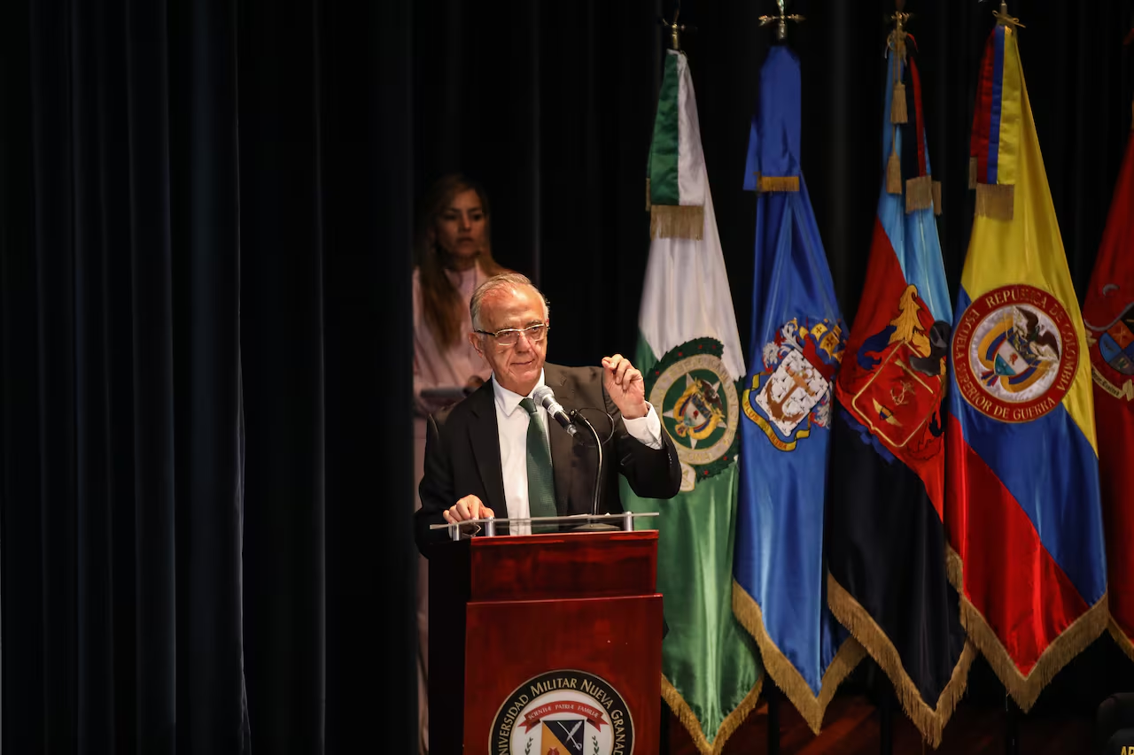 Ministro Iván Velásquez Foto: ESTEBAN VEGA LA ROTTA / SEMANA