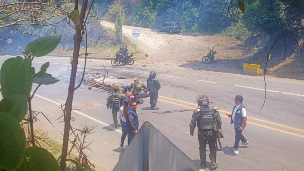 Explosión en El Túnel de la vía Popayán Cali Foto: lafm