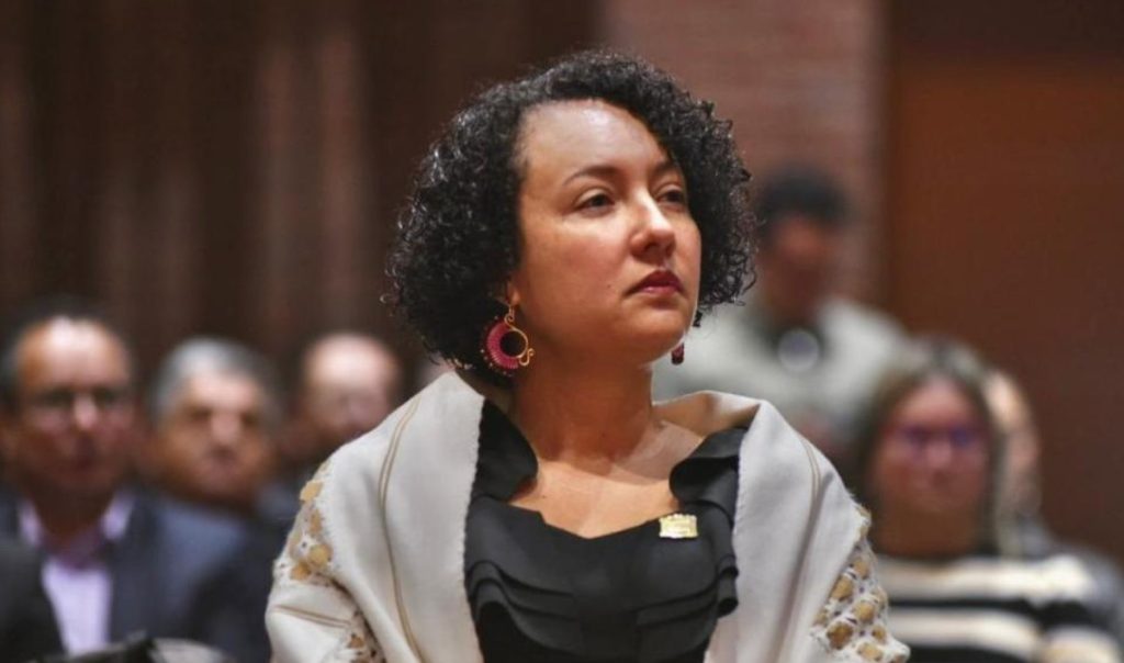 Isabel Zuleta tiene listo proyecto para la reelección presidencial y recoge firmas para radicarlo