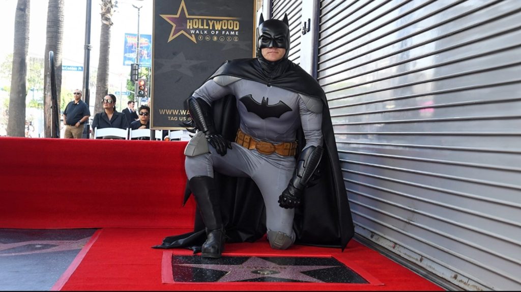 Batman, el primer superhéroe con estrella en el paseo de la fama de Hollywood