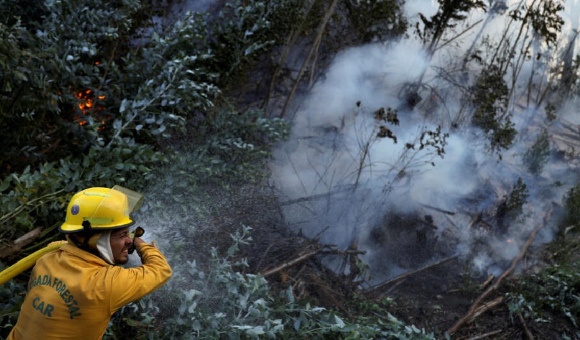 Ideam emitió alerta por riesgo de inundaciones e incendios en varias regiones de Colombia