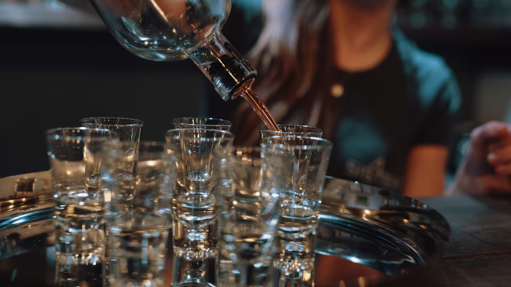 Los departamentos tienen el control sobre la producción de este licor. Foto: Getty Images-Semana