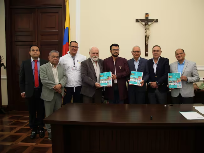 Ministro de Salud, Guillermo Alfonso Jaramillo radicando reforma de la salud. Foto: wradio
