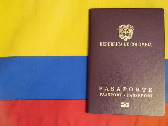 Pasaportes de Colombia imagen de referencia. Foto: Getty Images. / Carlos Andres Serna Pulido