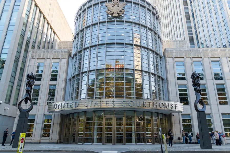 Fotografía de la sede de la corte de Brooklyn donde se lleva el juicio del narcotraficante Ismael 'El Mayo' Zambada este viernes, en Nueva York (EE.UU.). EFE/ Ángel Colmenares