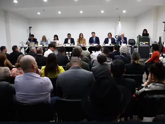 CNE cambiará de presidente ad portas de la votación de los cargos por campaña Petro. Foto: wradio.