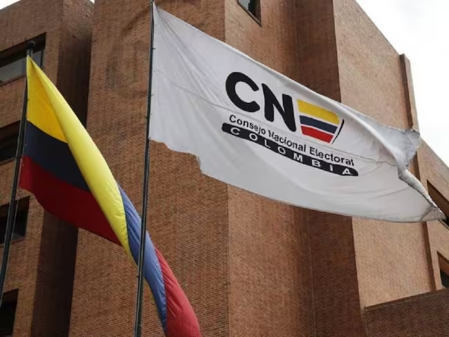 CNE sanciona campaña presidencial de Petro 2022 por violación de topes electorales