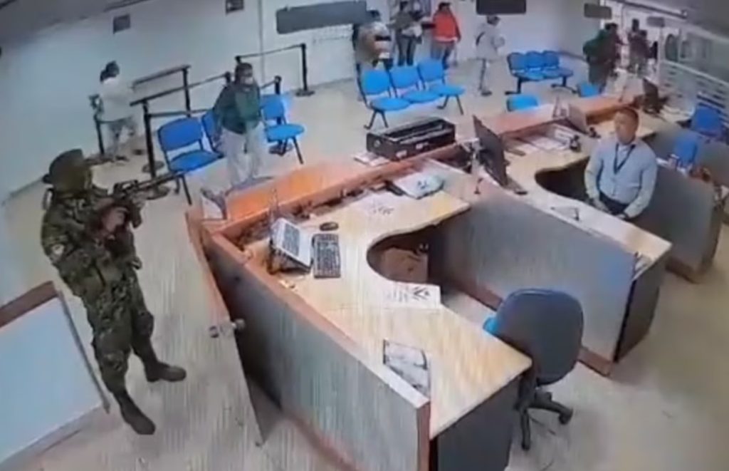 Así fue el asalto con fusil de Disidencias de las Farc a sedes del Banco Agrario