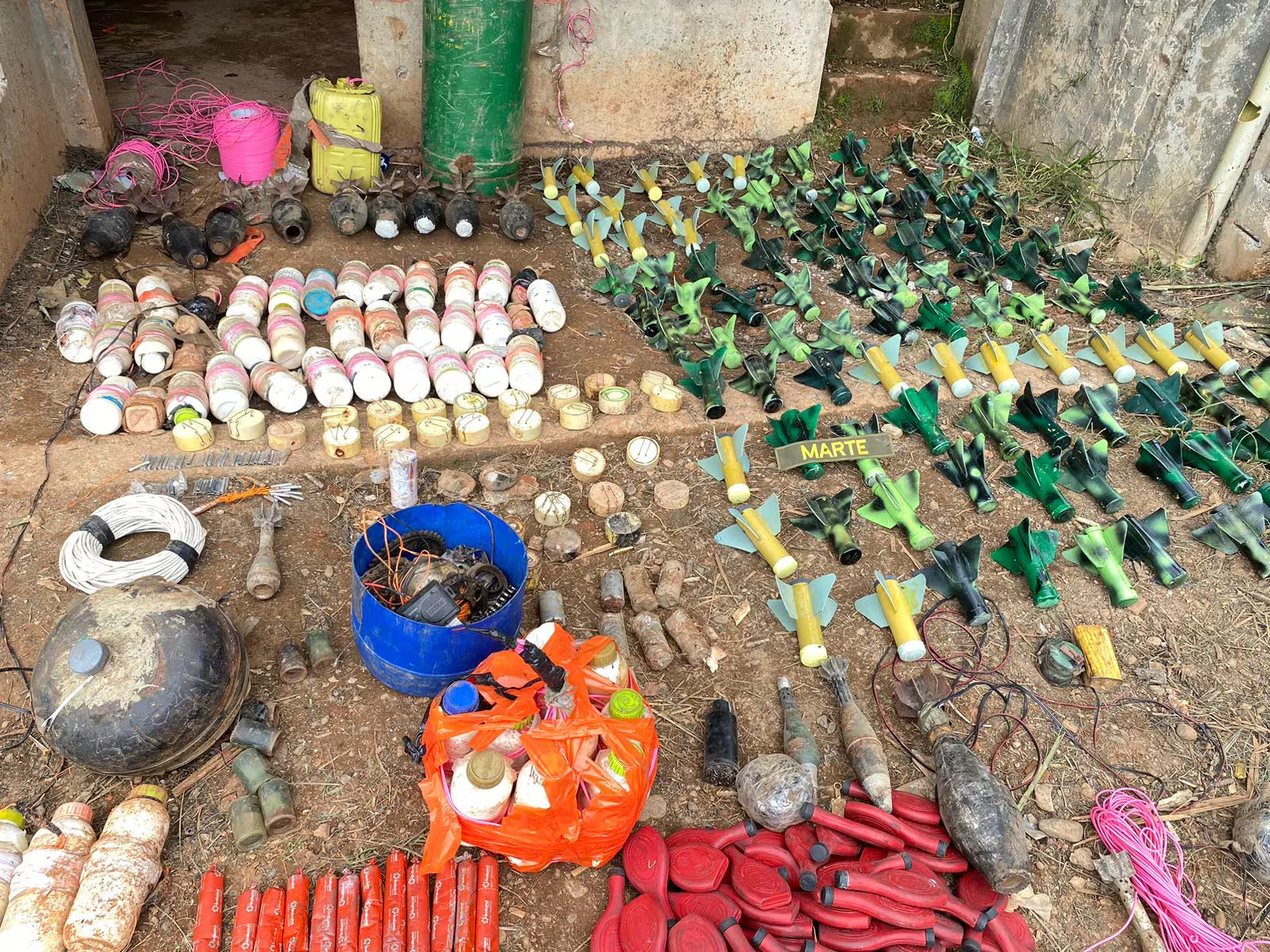 Incautan más de 150 explosivos en El Plateado Foto:: wradio