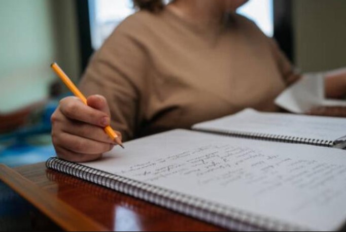 Estudiantes colombianos enfrentan inconvenientes por problemas con becas del Icetex