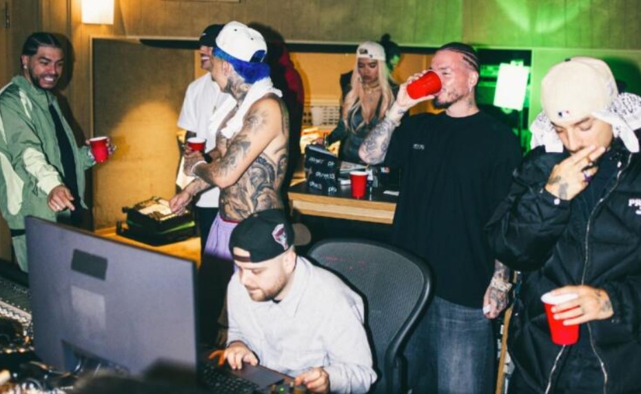 Congresistas piden retirar de las plataformas digitales canción "+57" y proponen capacitación de sus autores