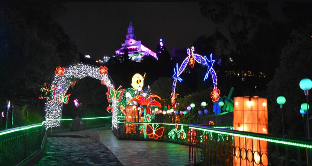 Monserrate se ilumina para la Navidad: así será el alumbrado navideño 2024 en Bogotá