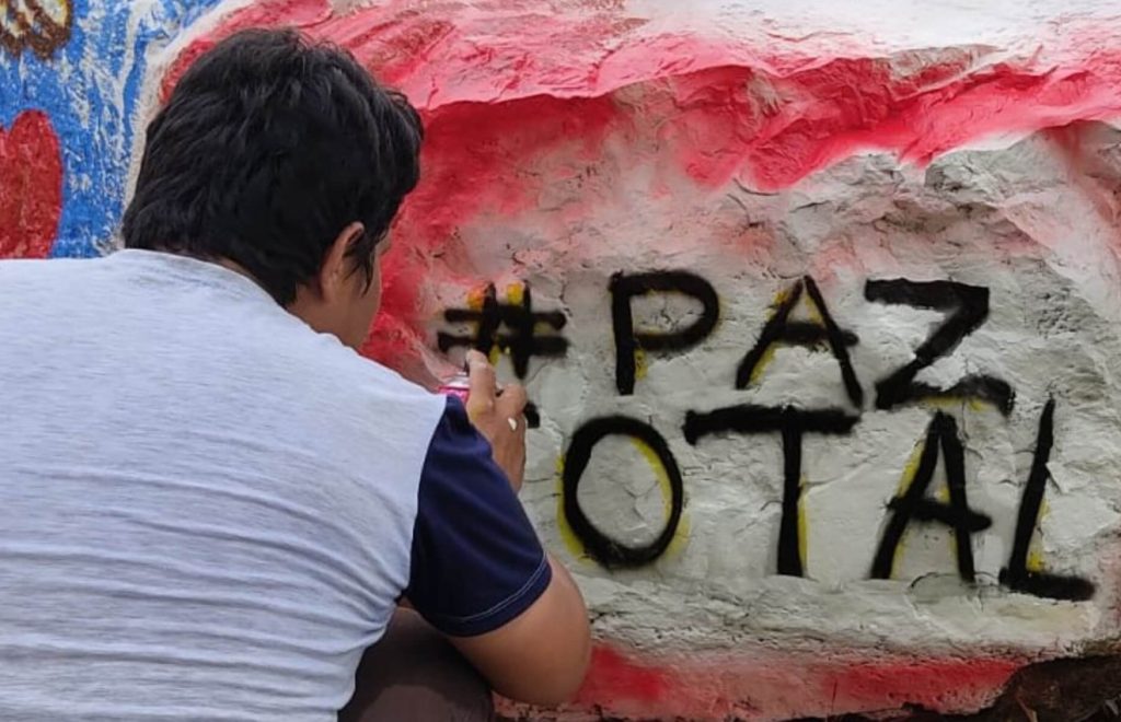Colombianos confían cada vez menos en la "paz total"