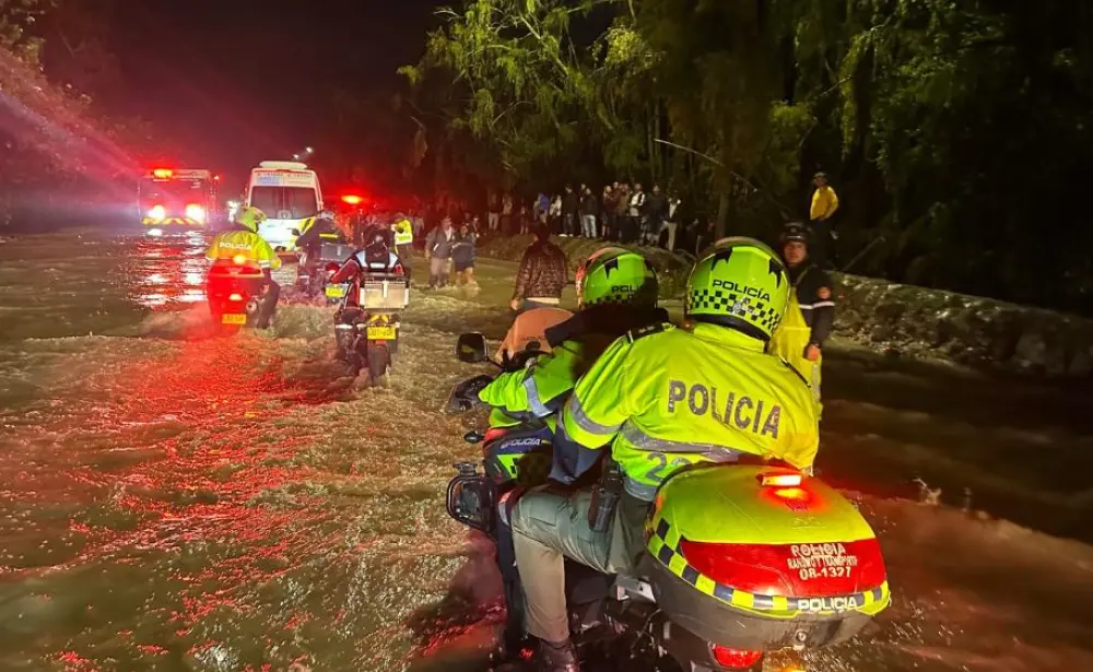 Inundaciones en la Autopista Norte de Bogotá. Foto: Policía Metropolitana de Bogotá.