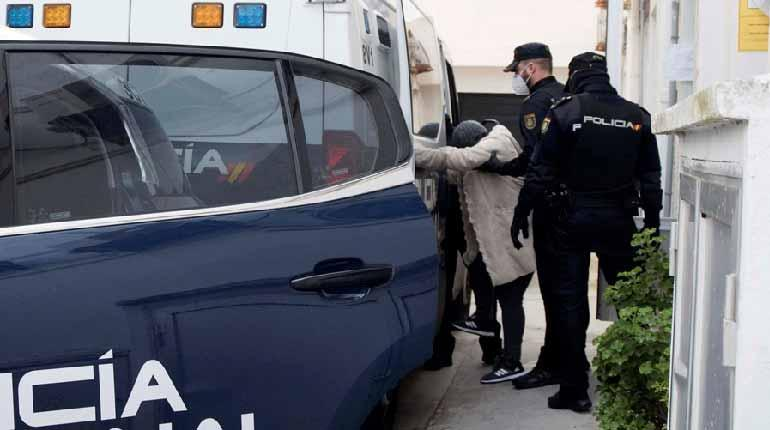 La Policía de ESpaña libera a una mujer latina. Foto de archivo