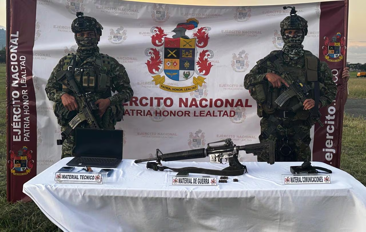 Material de guerra decomisado al ELN. | Foto: Fuerzas Militares.