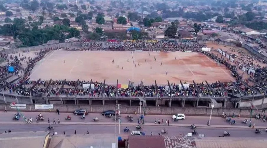 Avalancha durante partido de fútbol deja al menos 56 muertos en Guinea