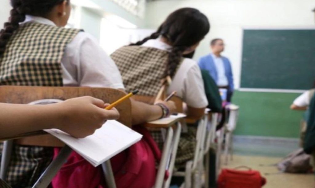 Así es cómo la baja tasa de nacimientos golpea al sector educativo colombiano
