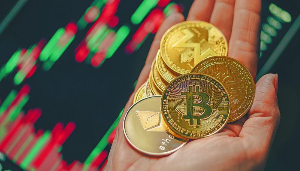 Bitcoin rompe récord al superar los 100.000 dólares tras anuncio de Trump sobre políticas favorables para criptomonedas
