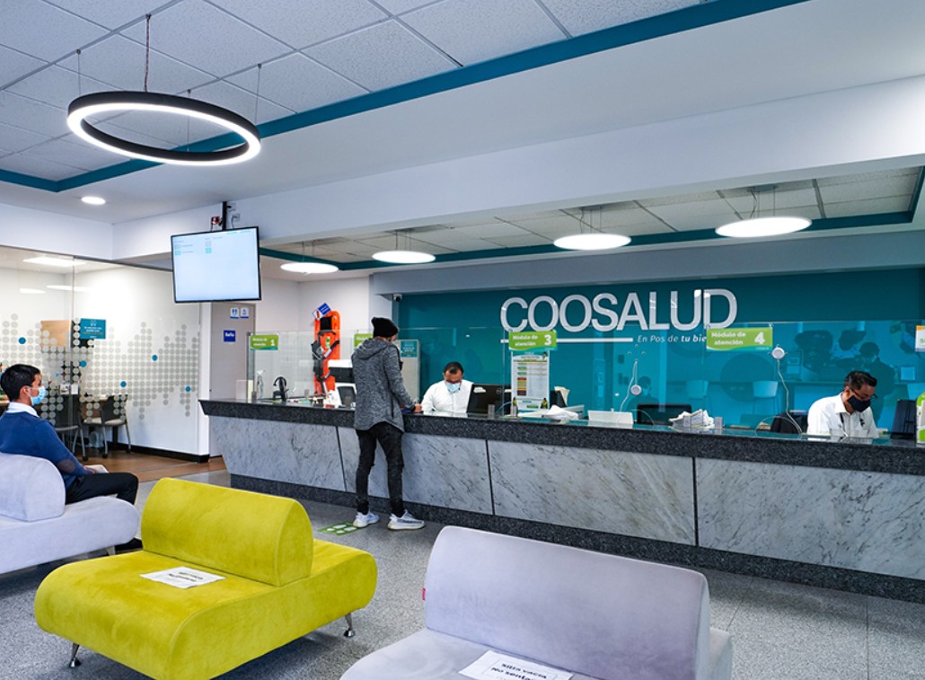 Controversia entre el presidente Gustavo Petro y Coosalud por presunto desvío de recursos