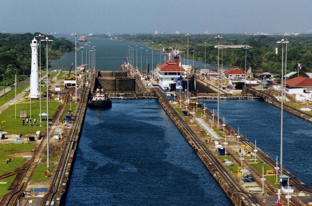 Donald Trump amenazó con exigir de vuelta el control sobre el Canal de Panamá