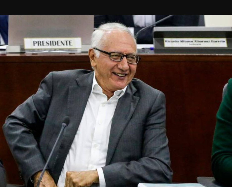 Ministro Jaramillo se fue de vacaciones hasta el seis de enero en plena crisis del sistema de salud