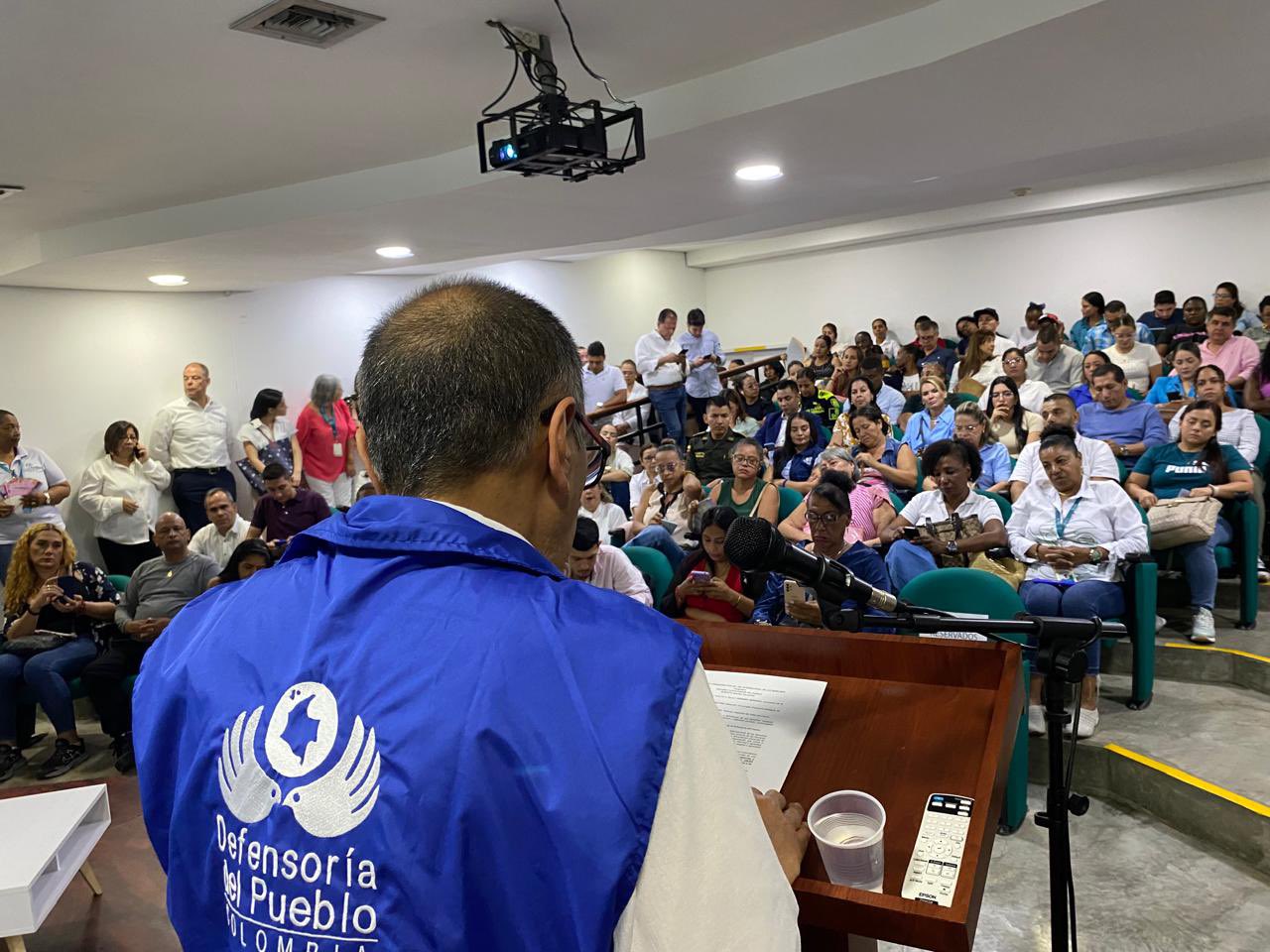 El informe señala que 790 municipios en los 32 departamentos de Colombia están en situación de riesgo Foto: @DefensoriaCol