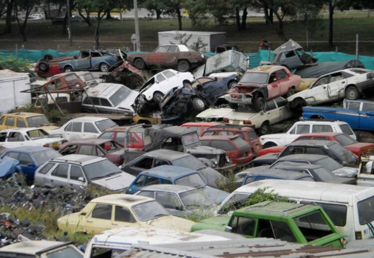 Entre 7.500 y 10.500 kg de peso bruto de vehículos para chatarrizar Foto: elcarrocolombiano