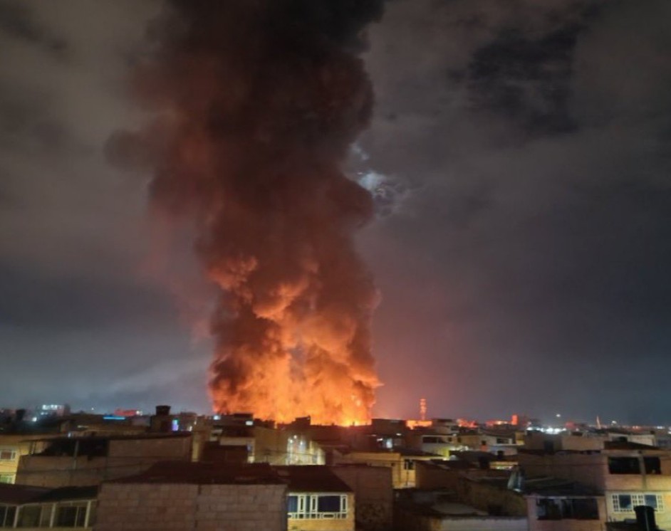 Incendio en Bosa afectó bodega y viviendas aledañas sin dejar lesionados en noche de velitas