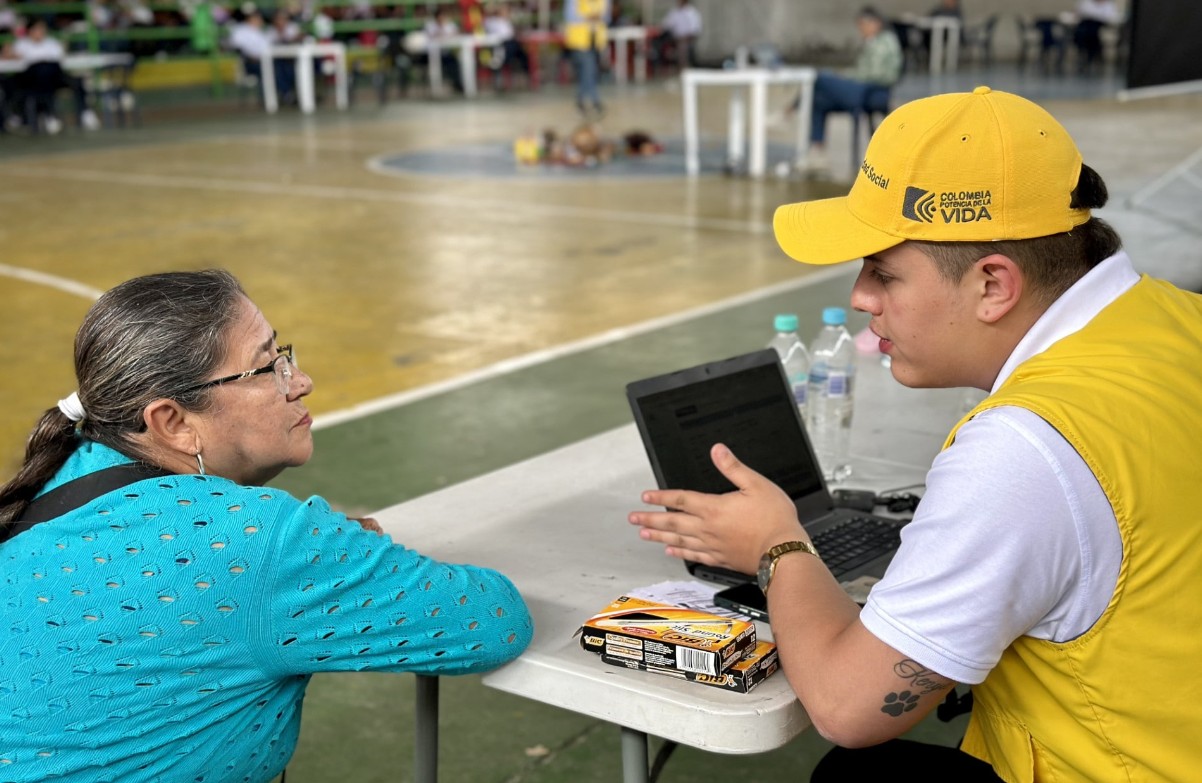 Recorte presupuestal en Colombia 2025 genera preocupación por impacto en las regiones y programas sociales