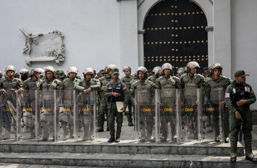 Crece la tensión en Venezuela a horas de la juramentación del nuevo presidente