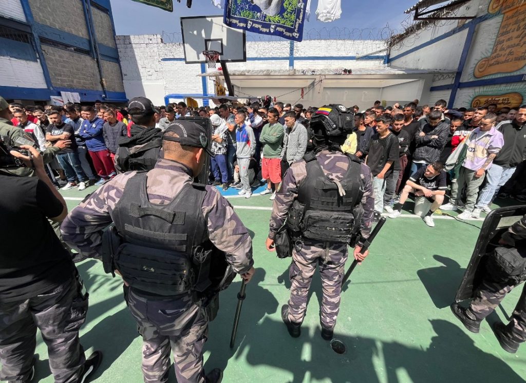 El curioso hallazgo de las autoridades en megarequisa por 124 cárceles de Colombia