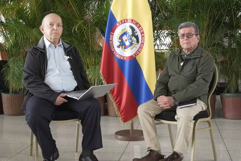 Otty Patiño y “Pablo Beltran”. Foto: el espectador