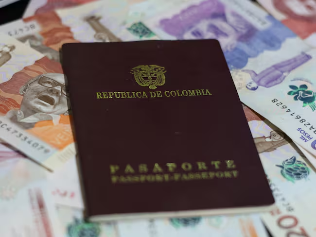 Pasaporte colombiano Foto: Getty Images / Jose Arbelaez - Fotografía