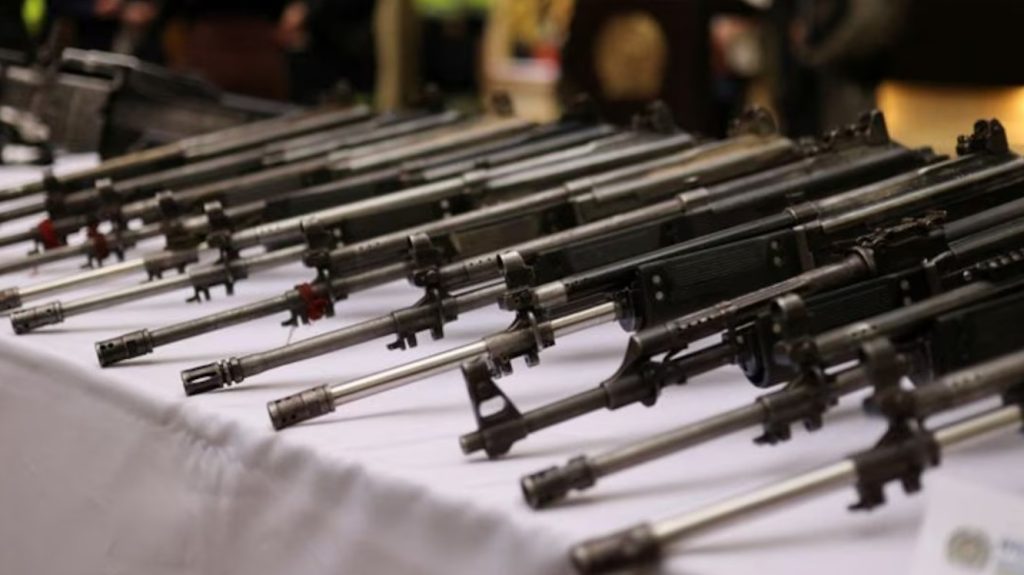 Condenado sujeto que importó 11.000 fusiles AK-47 para las AUC entre 1999 y 2000