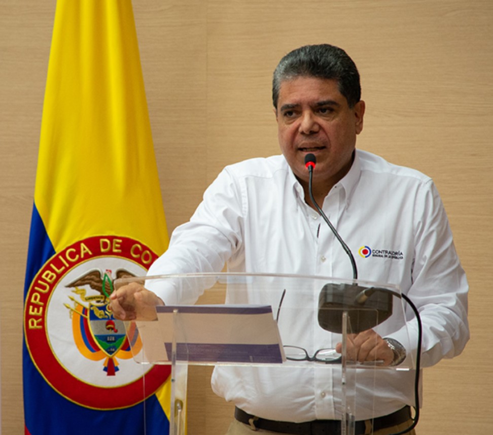 Por una crisis asmática contralor Carlos Hernán Rodríguez se encuentra hospitalizado