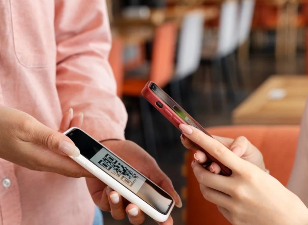 Crece la inclusión financiera juvenil en Colombia impulsada por billeteras digitales