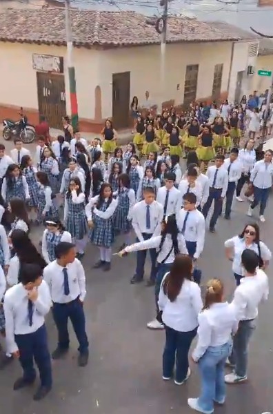 En pleno desfile escolar se registró ataque guerrillero a una estación policíal en el Catatumbo