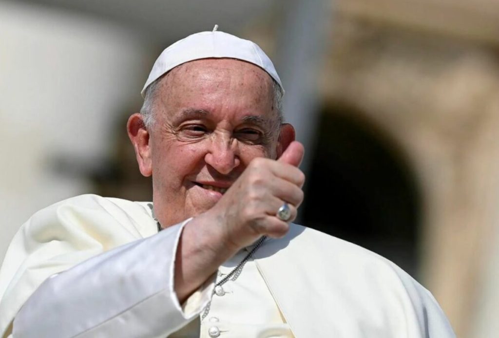 El Papa Francisco parece ir en franca mejoría tras crisis de salud