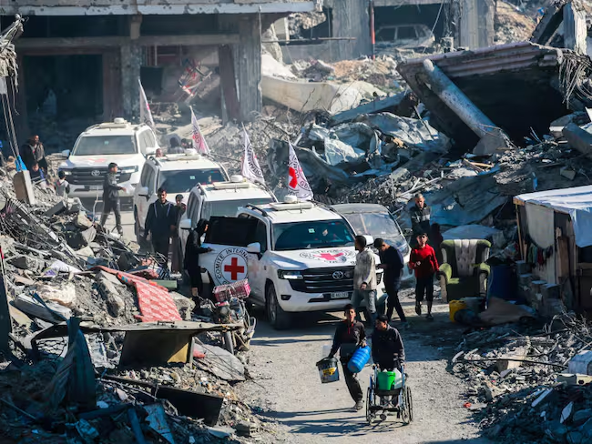 Liberación de rehenes de Hamás. (Photo by BASHAR TALEB/AFP via Getty Images) / BASHAR TALEB