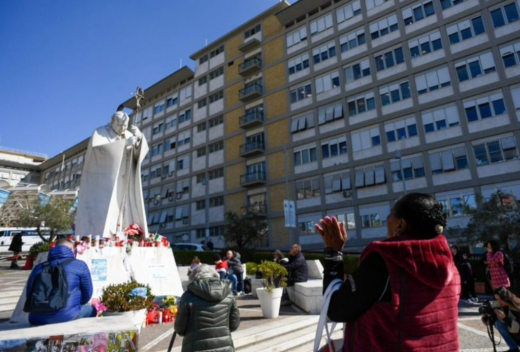 Evolución del estado de salud del Papa Francisco: estabilidad dentro de un cuadro complejo
