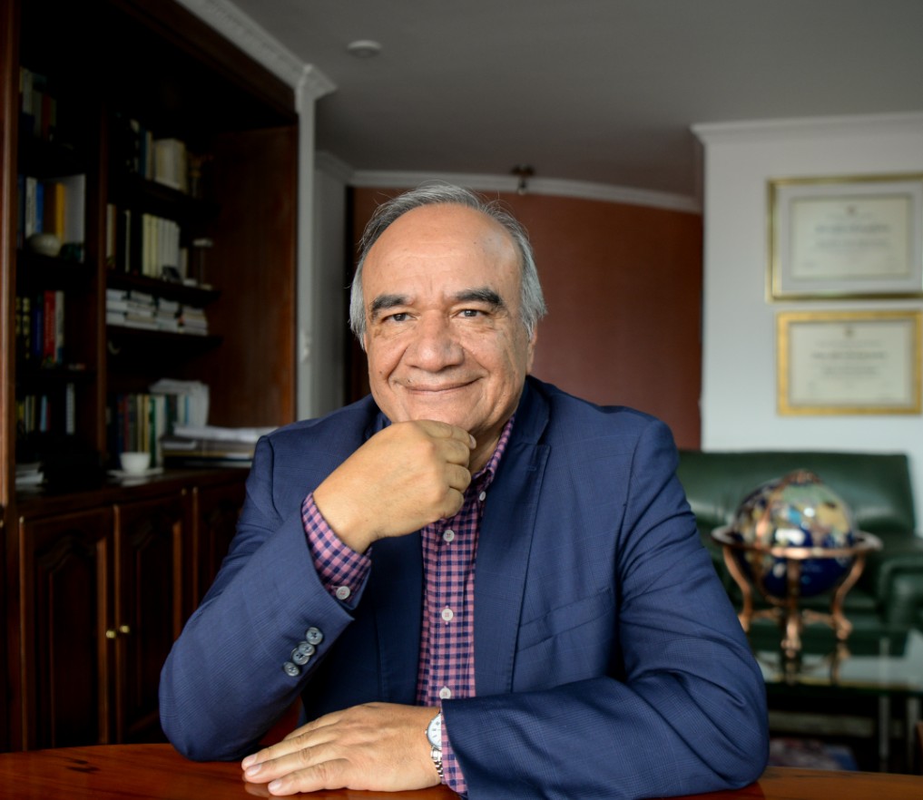 Quién es Héctor Carvajal, el hombre que iría al Minjusticia