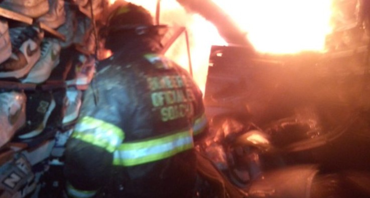 Incendio en el parque principal de Soacha afectó ocho locales comerciales