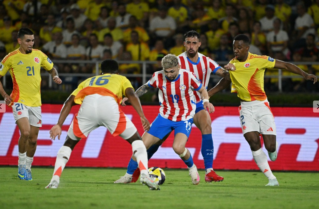 Selección Colombia dejó escapar la victoria ante Paraguay y suma su cuarto partido sin ganar