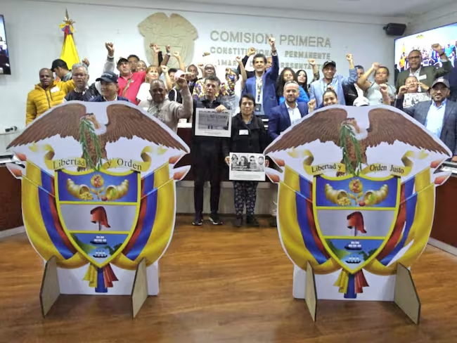 Proyecto para cambiar lema del escudo a ‘Libertad y Orden Justo’. Foto: Cámara de Representantes