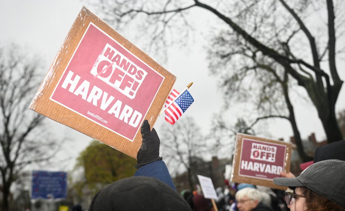 Gobierno de Trump congela fondos a Harvard por desacuerdos sobre diversidad y antisemitismo